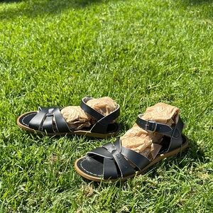 Black Leather Salt Water Sandals by Hoy 7 EUC